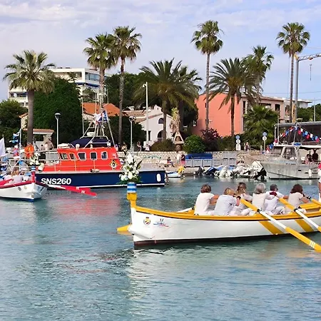 La Madrague Cote D'azur Апартаменты *